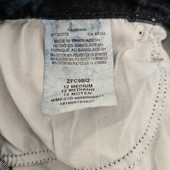 Lee Dark Wash Distressed Cuffed Women's Jeans size 12 - Picture 4 of 4